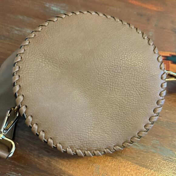Kiss Me Couture Bohemian Style Crossbody Round Bag - Picture 2 of 9